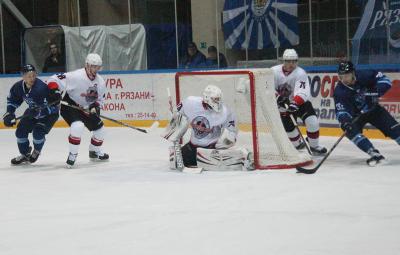 ХК «Рязань» на домашнем льду выиграл у челябинского «Челмета»